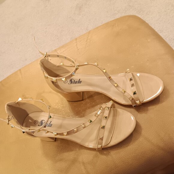 **STUDDED STRAPPY LOW HEEL SIZE 11** - Picture 9 of 10